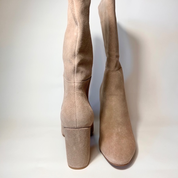 Authentic suede light tan coloured pull on real booties. Size 9 - Picture 2 of 7